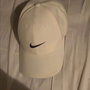 Brand new never worn nike hat